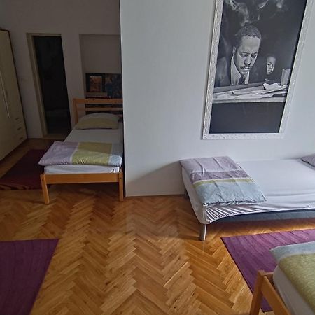 Green Garden Group Accommodation Osijek Luaran gambar