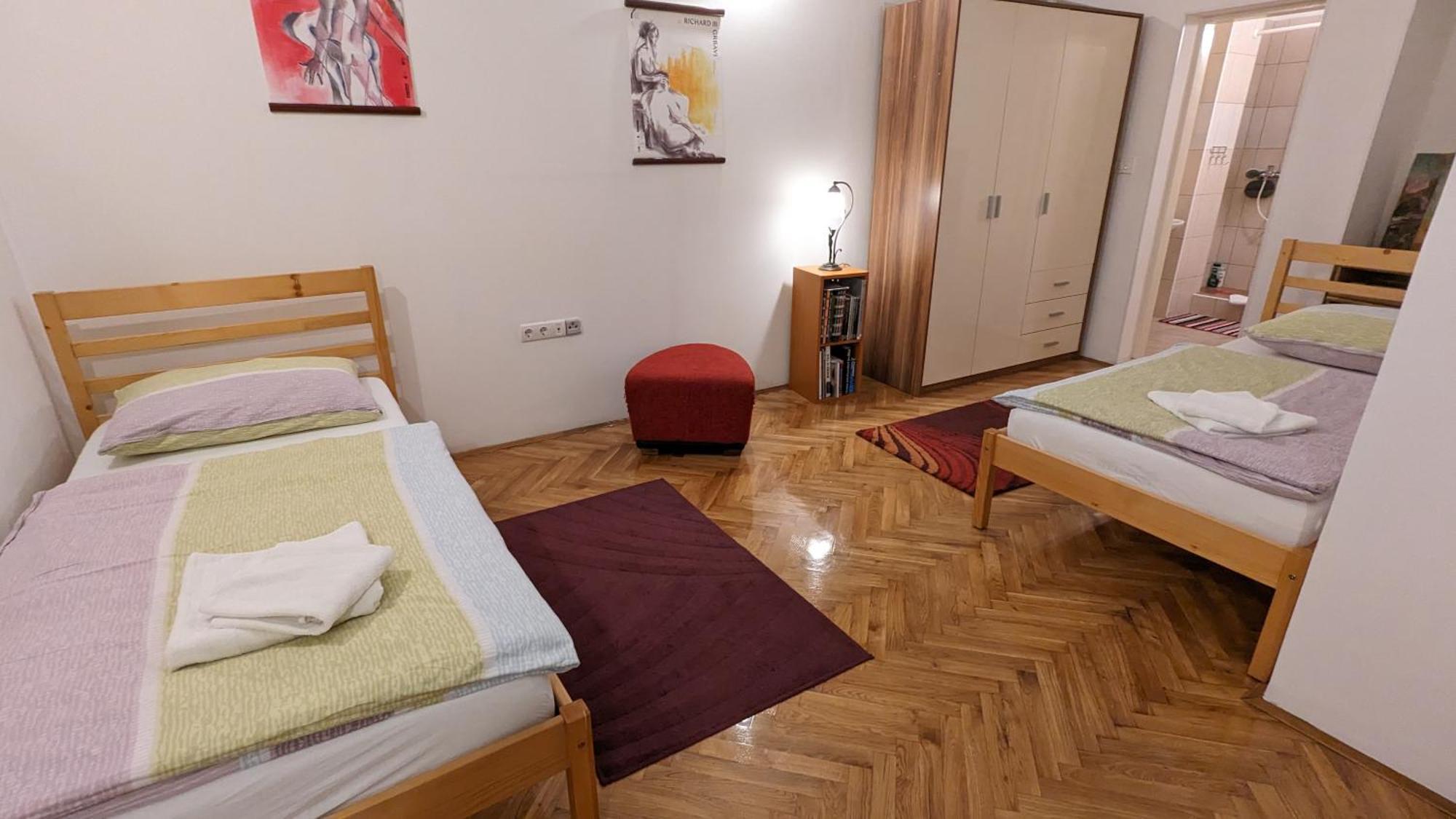 Green Garden Group Accommodation Osijek Luaran gambar